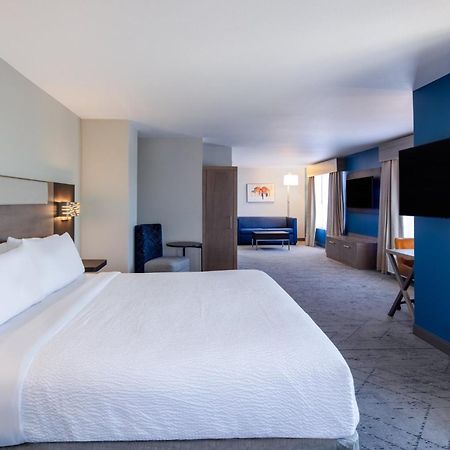Holiday Inn Express Turlock By Ihg Exterior photo