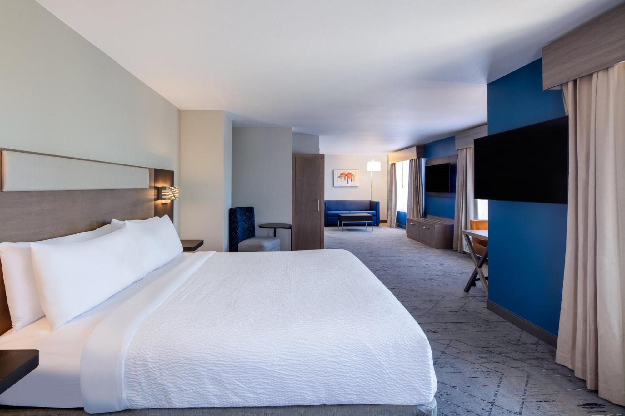 Holiday Inn Express Turlock By Ihg Exterior photo