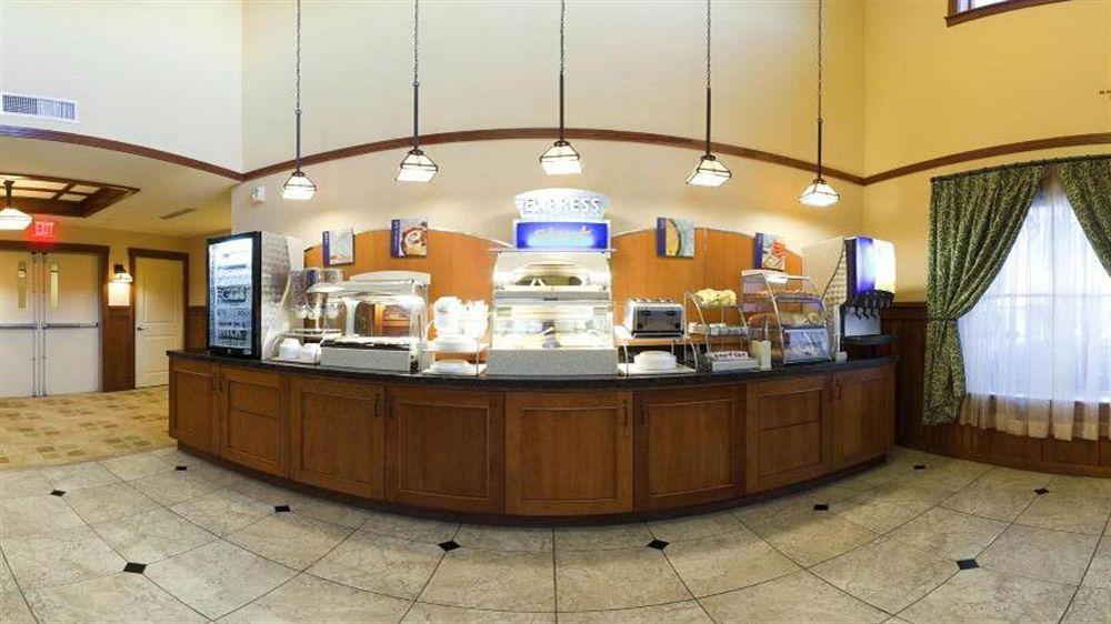 Holiday Inn Express Turlock By Ihg Exterior photo